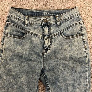 BDG light wash high rise jeans. Size 28w 29L